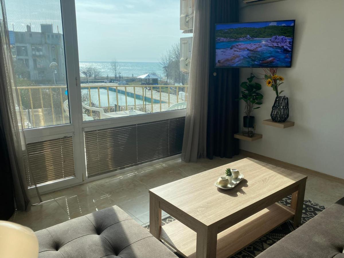 First Line On The Cosy Sea Paradise Apartment Kavarna
