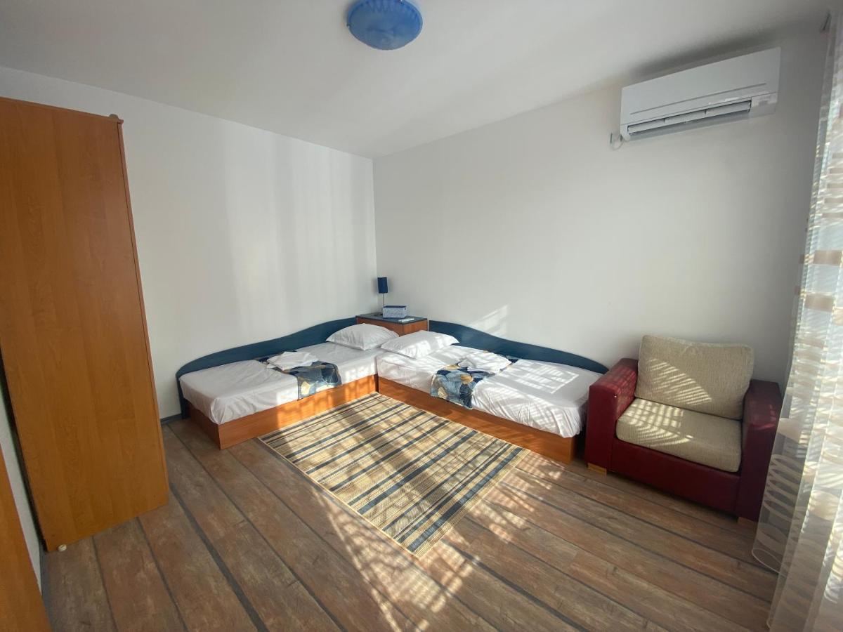First Line On The Cosy Sea Paradise Apartment Kavarna